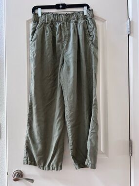 Sanctuary Paper Bag Waist Cropped Wide Leg Olive Green Pleated Pants. Lyocell.
